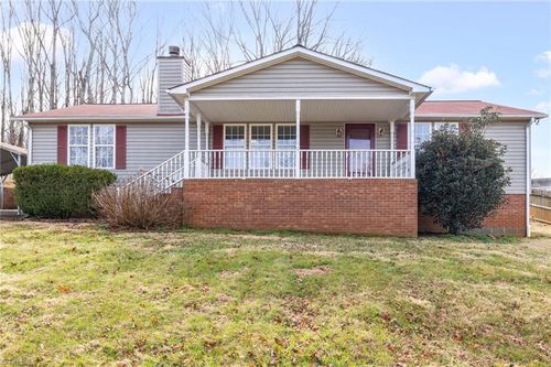2940 Rhonswood Dr, Tobaccoville, NC, 27050-9507 | Card Image