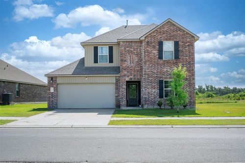 870 Gold Finch Way, Lake Charles, LA, 70611-6254 | Card Image