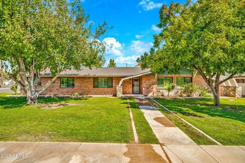 8027 N 58th Ave, Glendale, AZ, 85302-5911 | Card Image