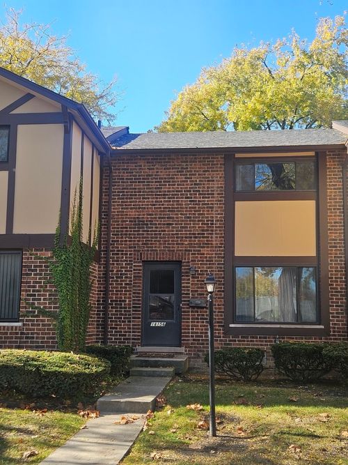 1S156 Radford Ln, Villa Park, IL, 60181-3661 | Card Image