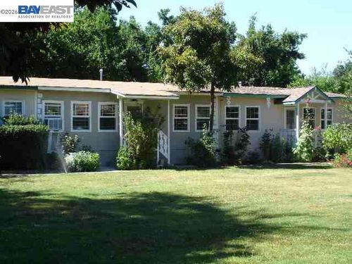 663 Rose Ave, Pleasanton, CA, 94566-6521 | Card Image