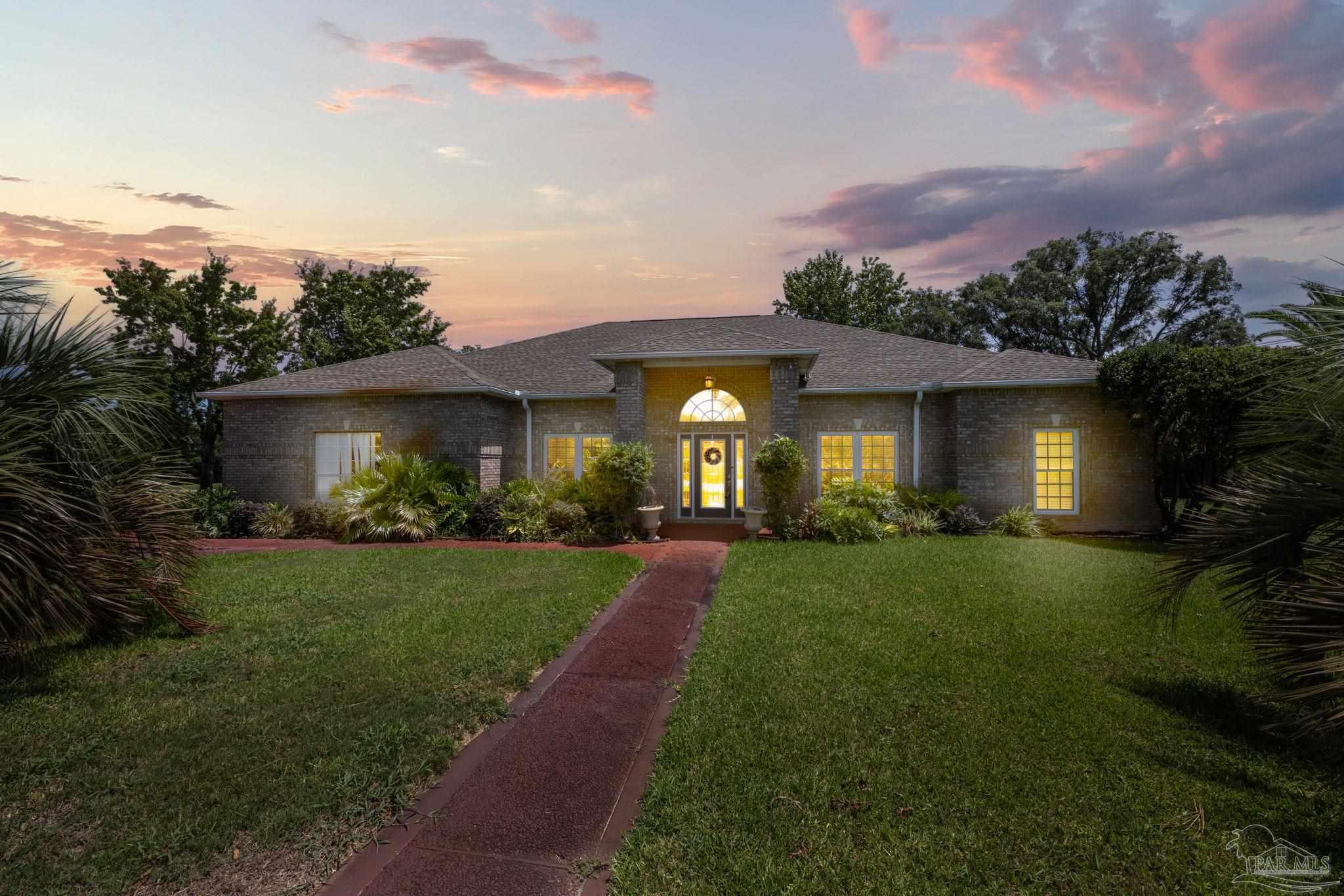 Masters Blvd, Navarre, FL 32566