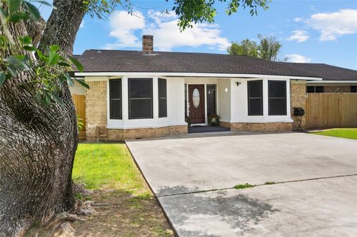 5001 Texas Ave, La Marque, TX, 77568-3027 | Card Image