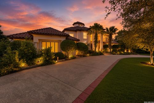 211 Geddington, Shavano Park, TX, 78249-2064 | Card Image