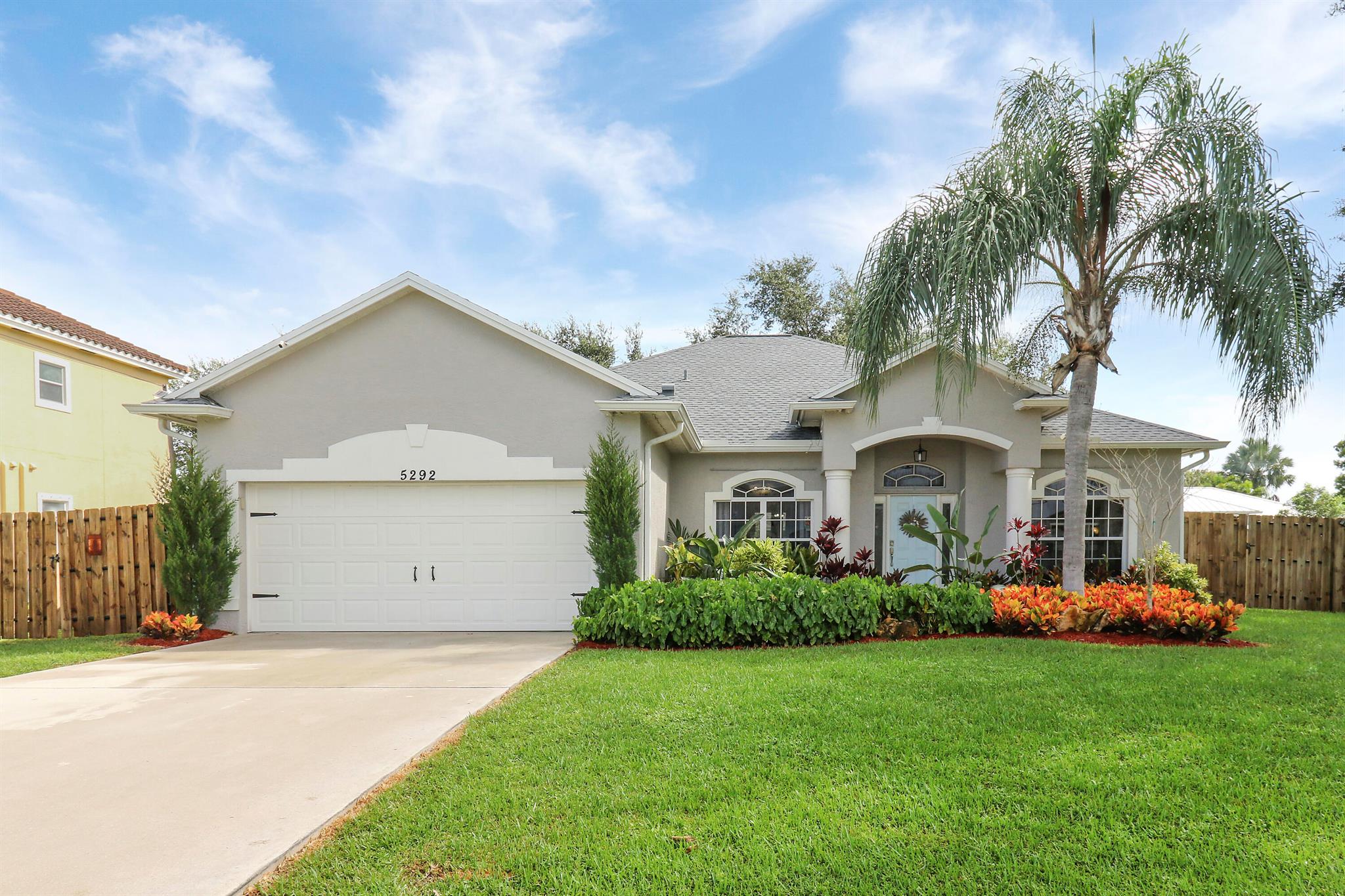 North Lovett Cir, Port Street Lucie, FL 34986