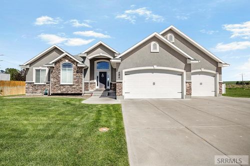 686 Tanglewood Dr, Rexburg, ID, 83440-4915 | Card Image