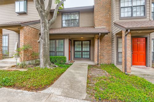 1006-9910 Royal Ln, Dallas, TX, 75231-1822 | Card Image