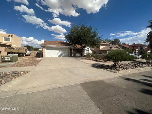 408 Hadley Pl, Horizon City, TX, 79928-7247 | Card Image