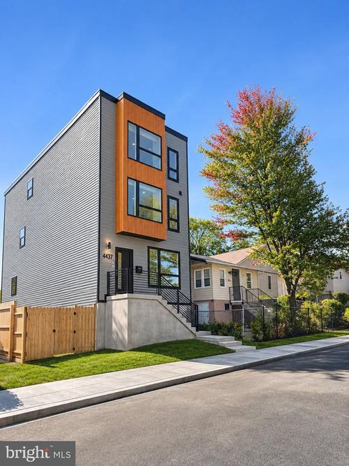 4437 A St Se, WASHINGTON, DC, 20019-4356 | Card Image