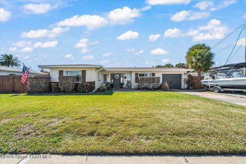 424 Penguin Dr, Satellite Beach, FL, 32937-3718 | Card Image