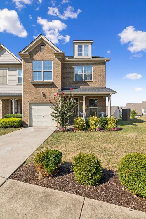 2612 Wellesley Square Dr, Thompsons Station, TN, 37179-2930 | Card Image