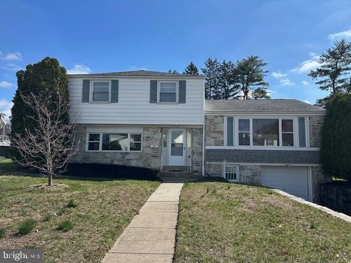 817 Rennard Cir, PHILADELPHIA, PA, 19116-2921 | Card Image