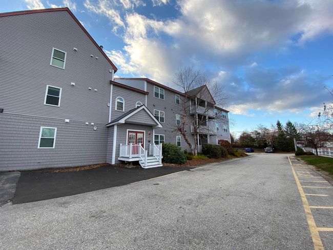 APT-302 - 7 Railroad Ave, Condo with 2 bedrooms, 1 bathrooms and null parking in Derry NH | Image 55