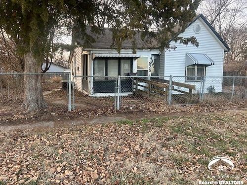 825 Ne Strait Ave, Topeka, KS, 66616-1663 | Card Image