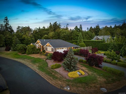 1726 Kincora Grove, Comox, BC, V9M4C5 | Card Image