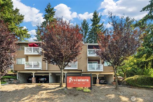 c109-8652 164th Ave Ne, Redmond, WA, 98052-3652 | Card Image
