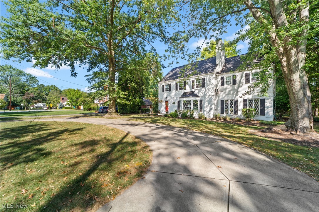 Rivercliff Dr, Fairview Park, OH 44126