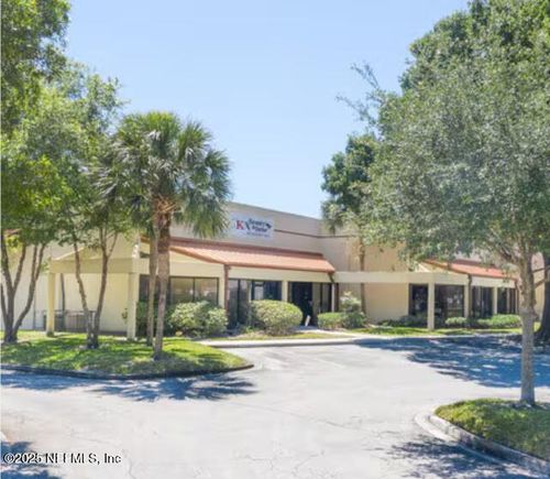 9-10592 Balmoral Cir E, Jacksonville, FL, 32218-5581 | Card Image