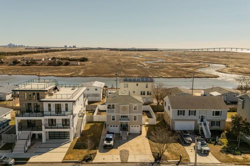 11 Point Dr, Somers Point, NJ, 08244-2516 | Card Image