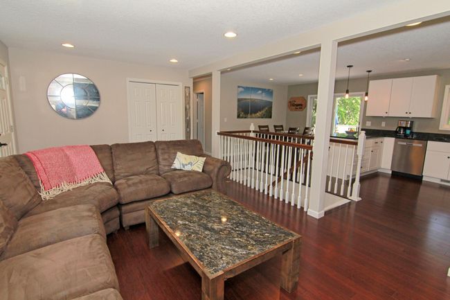 Living room. | Image 10