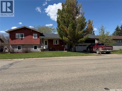 402 9th Ave, Rosthern, SK, S0K3R0 | Card Image