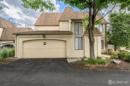 7 Carriage Pl, Edison, NJ, 08820-4021 | Card Image