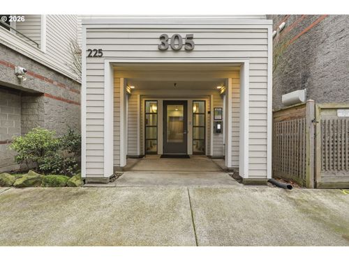 305 S Montgomery St, Portland, OR, 97201-5135 | Card Image