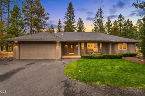 9-18216 Mt St Helens Ln, Sunriver, OR, 97707-1347 | Card Image