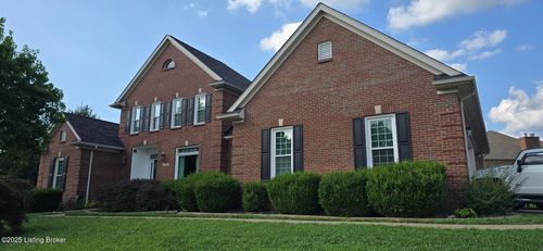 7915 Hall Farm Dr, Louisville, KY, 40291-5024 | Card Image
