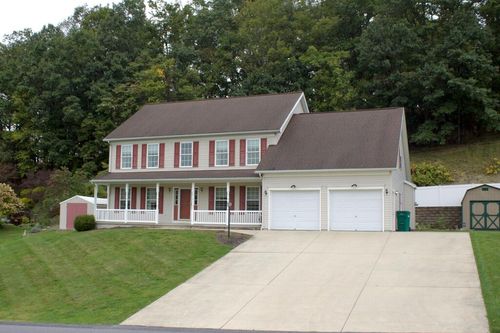 310 Westgate Dr, Johnstown, PA, 15905-1163 | Card Image