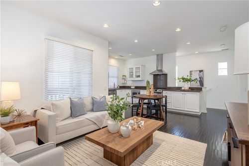 11 Nature, Irvine, CA, 92620-3828 | Card Image