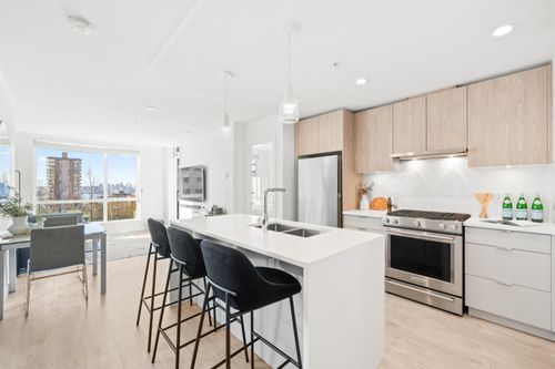 304-108 E 8th St, North Vancouver, BC, V7L0H1 | Card Image