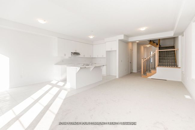 21 Daffodil Rd, House attached with 4 bedrooms, 3 bathrooms and 1 parking in Minesing ON | Image 6