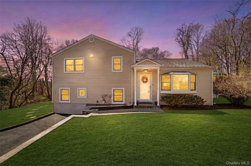 9 Ridge Rd, Cortlandt Mnr, NY, 10567-6707 | Card Image