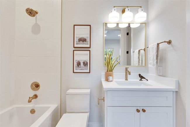 B - 1937 E 38 Th 1/2 St, Townhouse with 4 bedrooms, 4 bathrooms and null parking in Austin TX | Image 6