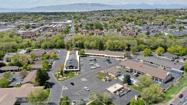 Aerial view with a residential view and a mountain view | Image 19