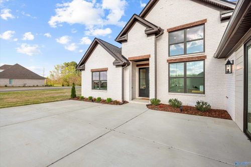 17592 Carillon Dr, Athens, AL, 35611-0624 | Card Image