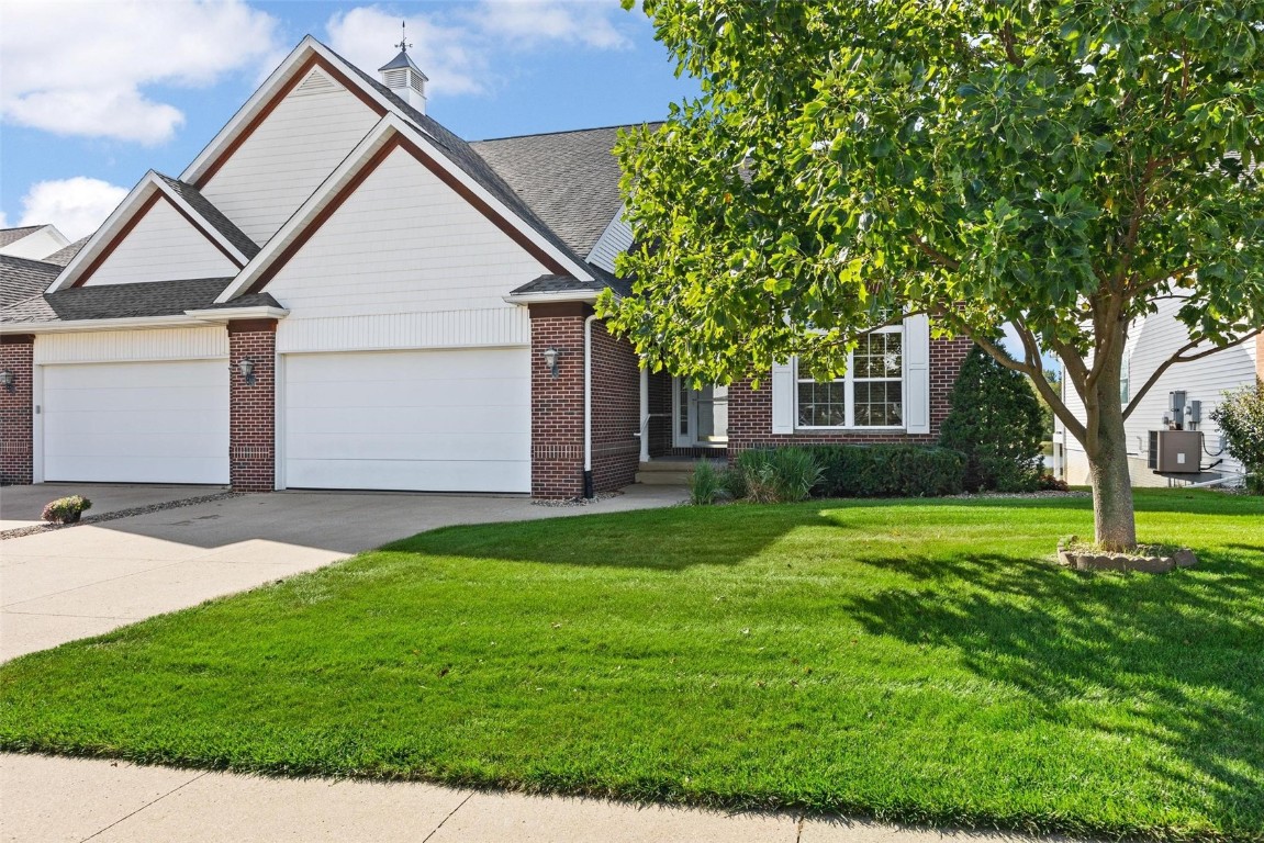 Silver Oak Trl, Marion, IA 52302