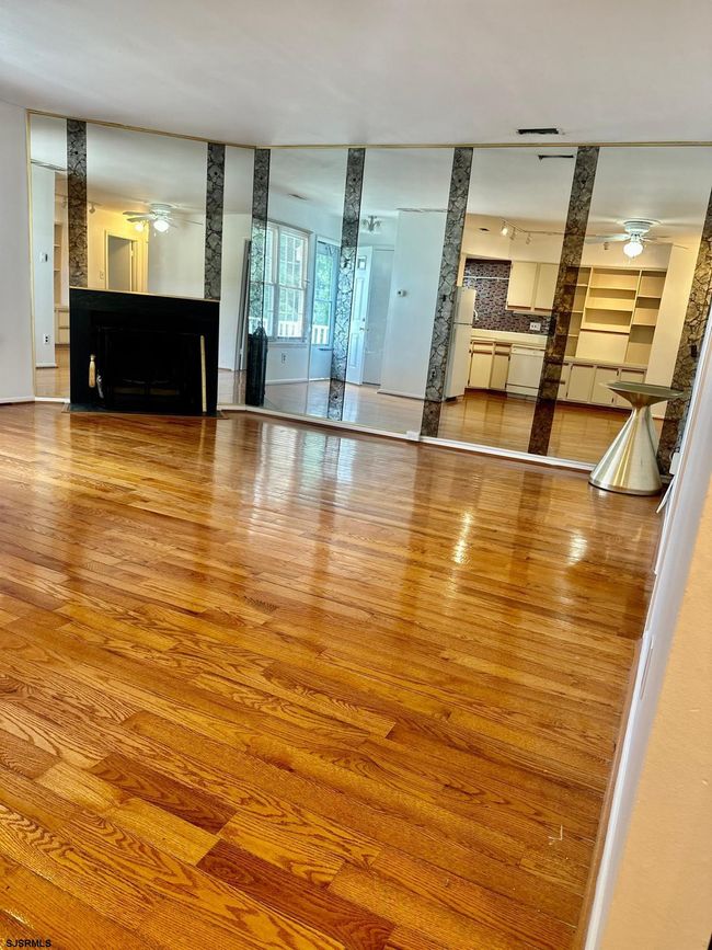 266 - 266 London Ct, Condo with 2 bedrooms, 1 bathrooms and null parking in Egg Harbor Twp NJ | Image 4
