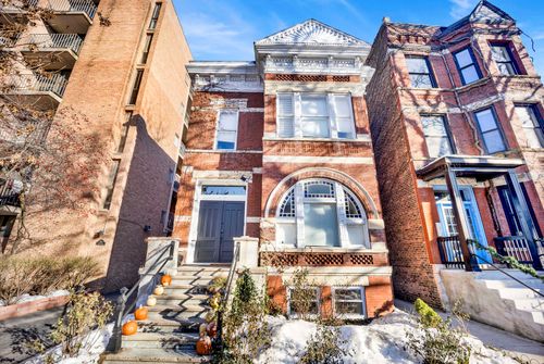 garden-2329 N Geneva Terrace, Chicago, IL, 60614 | Card Image