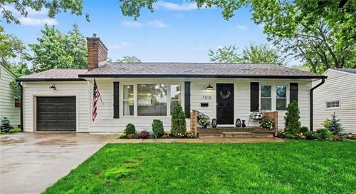 7515 Juniper Dr, Prairie Village, KS, 66208-4424 | Card Image
