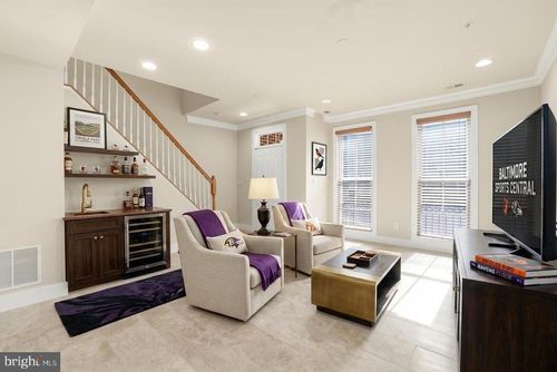 2612 Lighthouse Ln, BALTIMORE, MD, 21224-4988 | Card Image