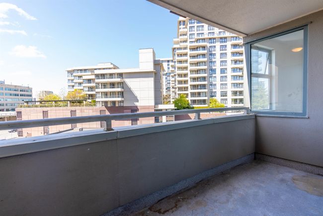 405 - 8246 Lansdowne Road, Condo with 2 bedrooms, 2 bathrooms and 1 parking in Richmond BC | Image 25