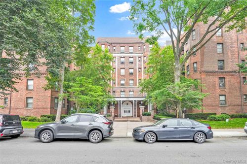 5p-84-51 Beverly Rd, Kew Gardens, NY, 11415-2114 | Card Image
