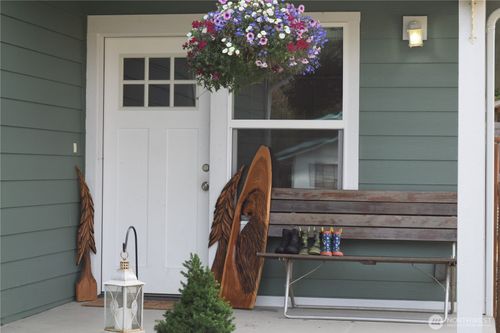 1802 W 11th St, Port Angeles, WA, 98363-7075 | Card Image