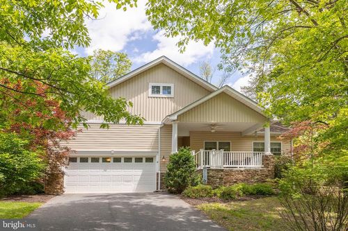 107 Sunset Cir, CROSS JUNCTION, VA, 22625-2463 | Card Image
