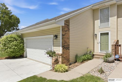 12832 Burt Ct, Omaha, NE, 68154-4028 | Card Image