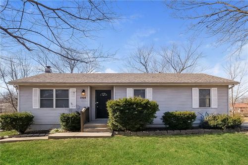 1702 Ne White Dr, Lee's Summit, MO, 64086-5446 | Card Image