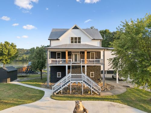 1001 Cumberland Dr, Chapmansboro, TN, 37035-9018 | Card Image