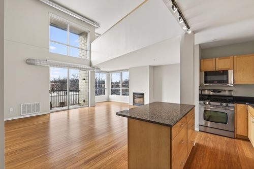 apt-204-1829 3rd Ave S, Minneapolis, MN, 55404-2185 | Card Image